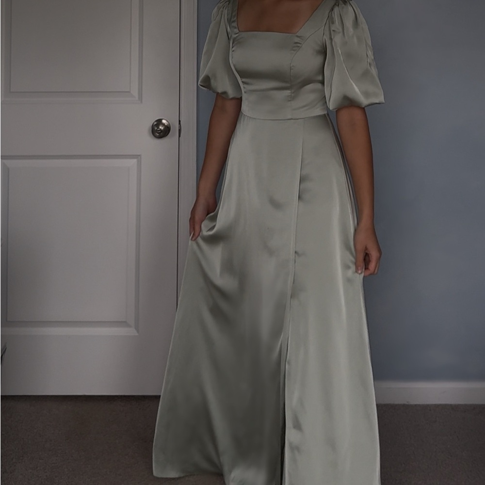 Elegant Puff Sleeve Maxi Dress in Light Green